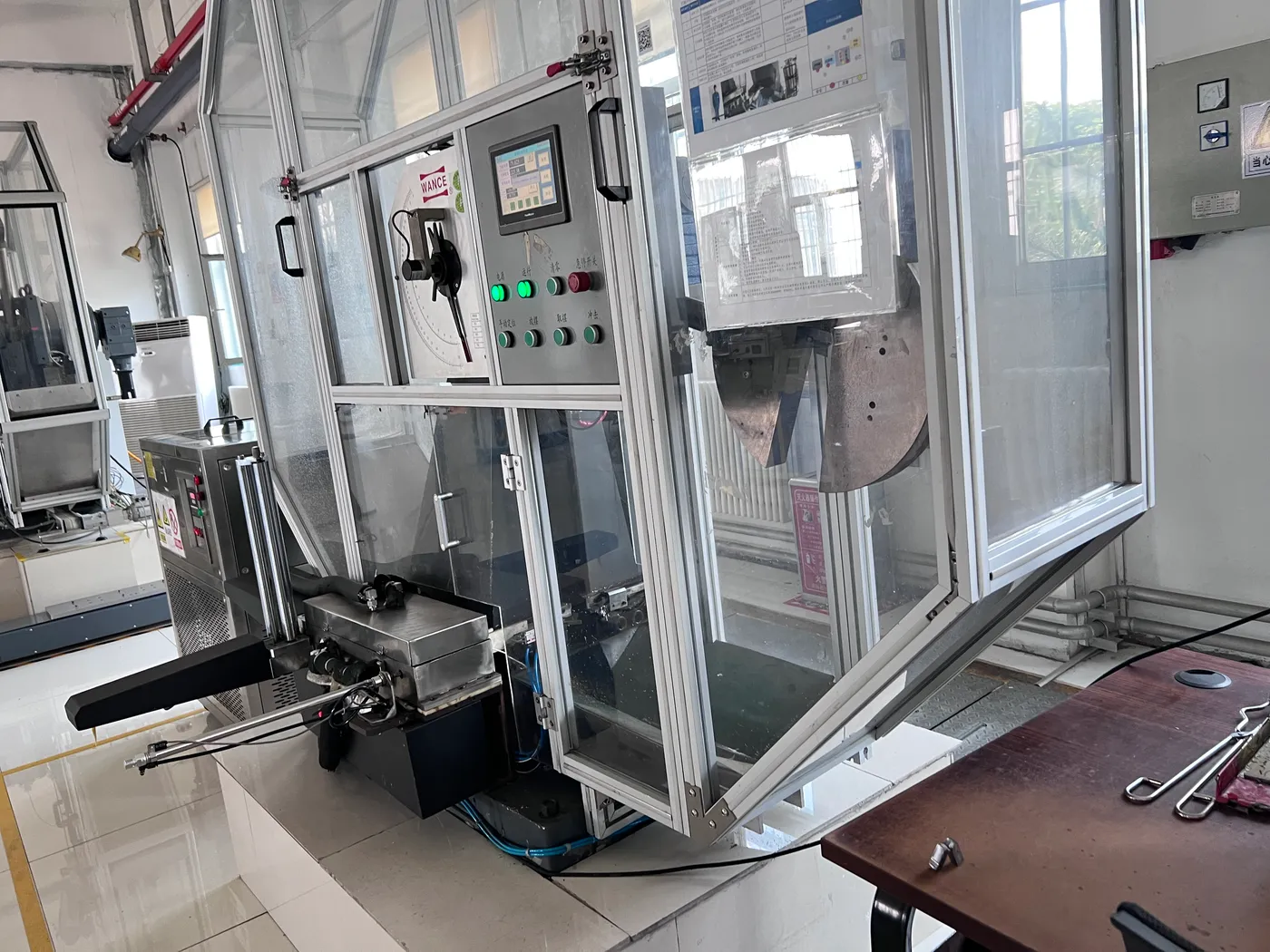QA laboratory benches