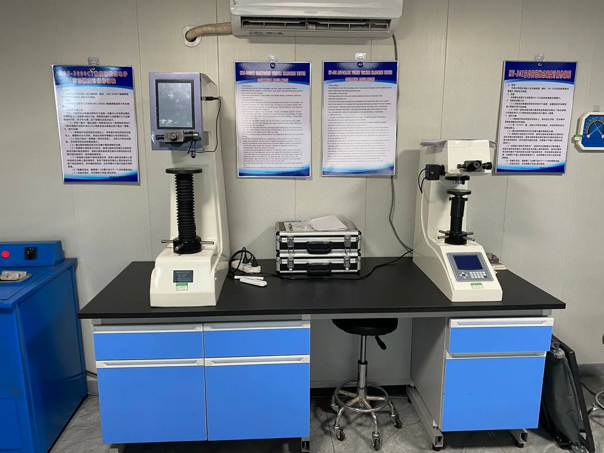 Mechanical testing machines arranged in a clean quality laboratory